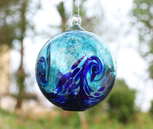 Artisan Crafts and Design 4.6-Inch Solar Hanging Glass Gazing Ball Outdoor Garden Décor Aqua-Blue Swirl