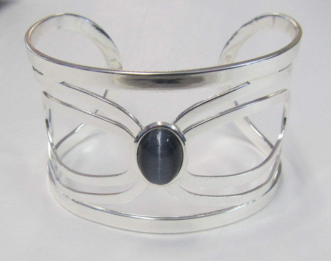 Beautiful handcrafted silver plated cuff bangle with precious stone