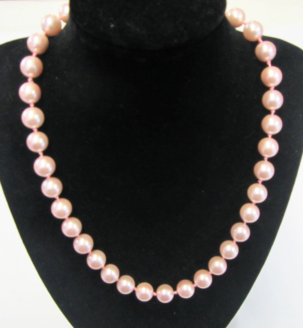 Beautiful handcrafted pink shell pearl knotted necklace with magnetic clasp